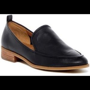 Never Worn Susina Kellen Almond Toe Flat